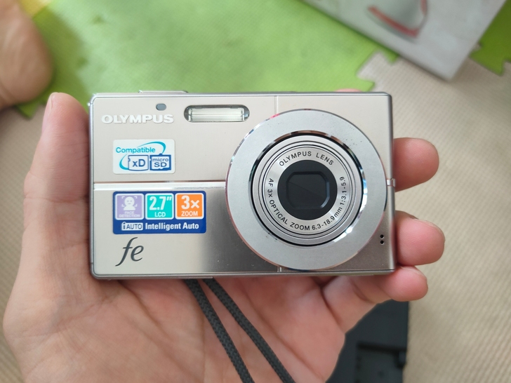 奥林巴斯fe-3010 二手九五成新卡片机