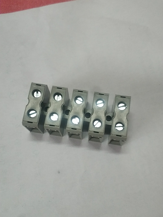 固德威逆变器交流接线端子，，3相机