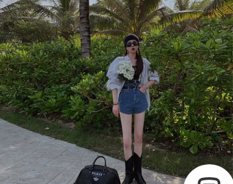 Alice W花花家夏季薄款高腰毛边牛仔短...