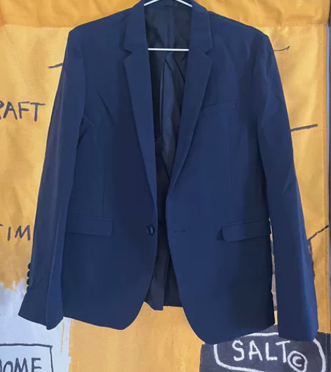 HM男士西服 48码 深蓝色图一二的颜色准...
