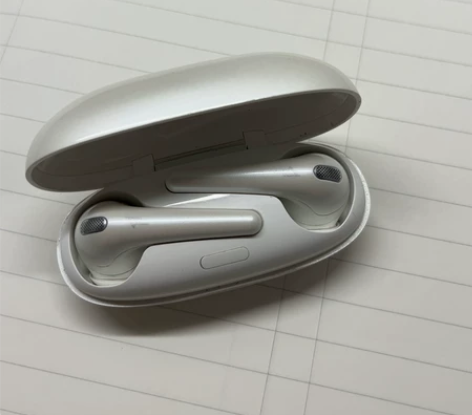 万魔耳机周董代言，去年冬天淘宝旗舰店入的，...