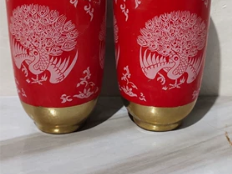 大明成化红釉鎏金瓶 感兴趣的话点“我想要”...