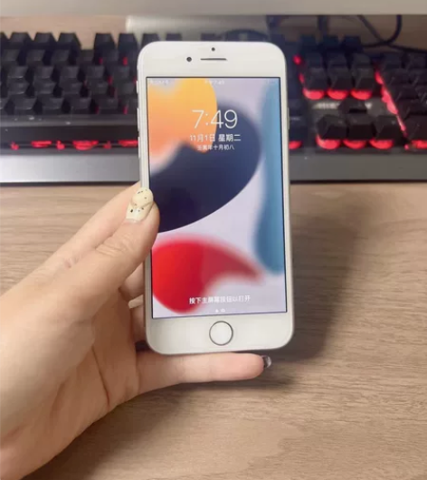 国行苹果8 64，爱思绿，全原，电池82，...