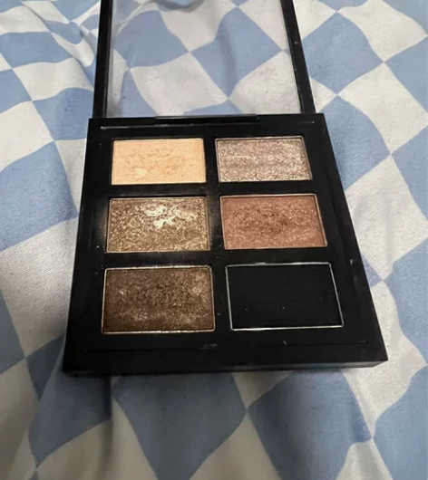 红与黑彩妆ins超火六色眼影盘人鱼姬大地色...