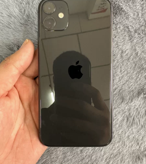 因换手机 出售自用苹果11,64G内存。无...