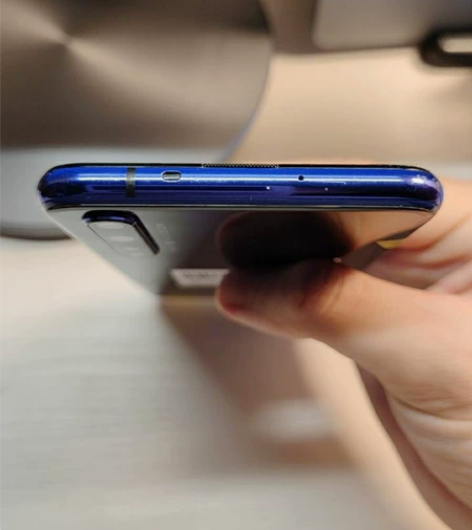 荣耀20 8+128 功能全好原装无拆修3...