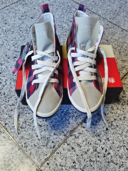 环球高帮帆布鞋