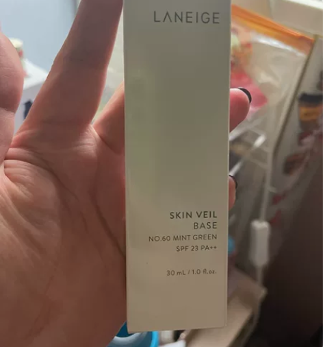兰芝绿色隔离防晒遮瑕三合一，购于中服免税店...