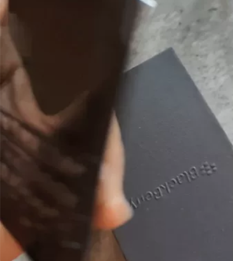 黑莓key-one 4+64 国行，功能一...