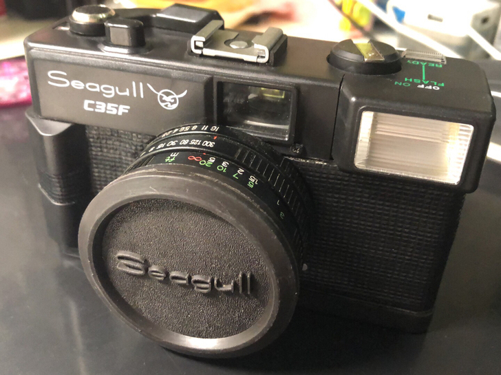 海鸥C35F胶卷相机 带闪光灯，镜头盖