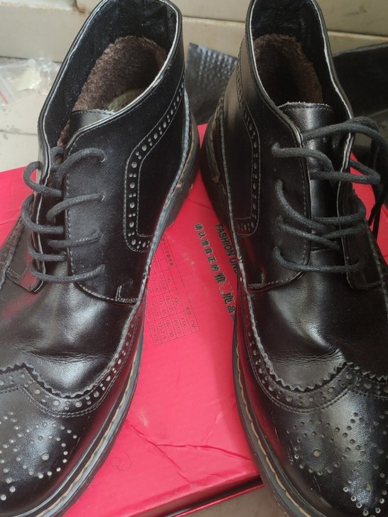 布洛克中高帮雕花男系带英伦休闲皮鞋加薄绒