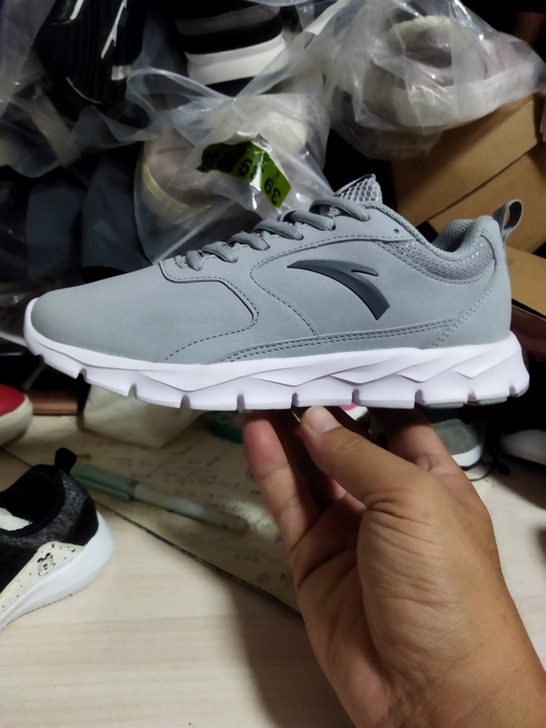 安踏正品鞋子，全新，皮面，超轻，秋冬款，3...