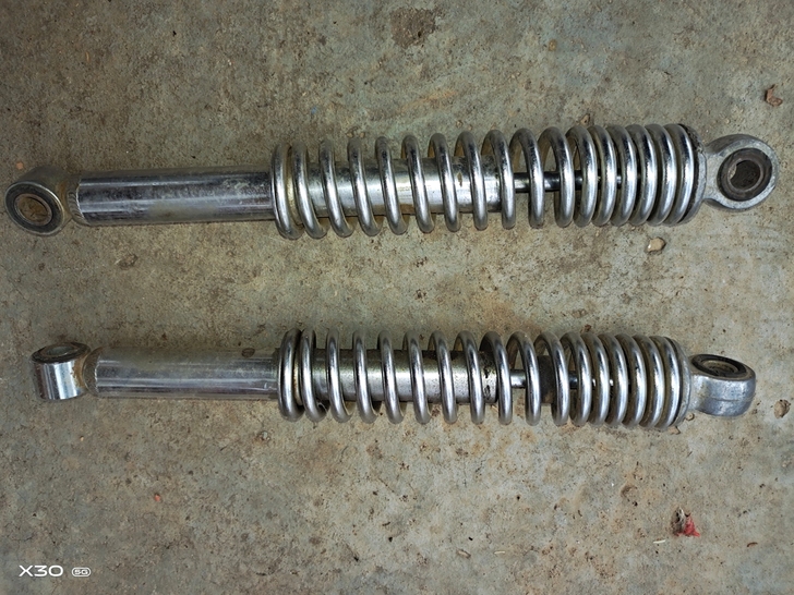 本田CG125三代原车后减震，成色完美