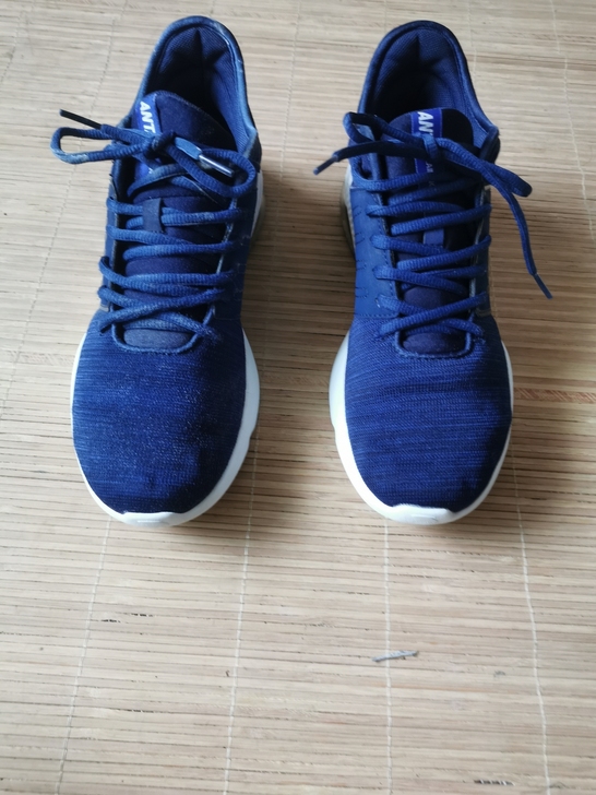 二手男鞋，安踏运动鞋42码   鞋子保证正...