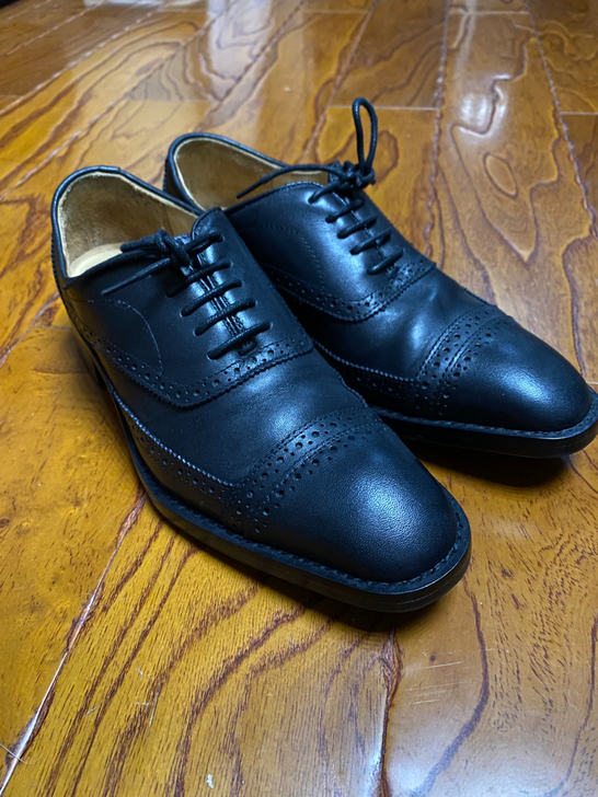 手工布洛克雕花皮鞋，41码。