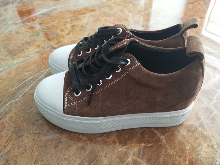 内增高休闲鞋、几乎全新、36码