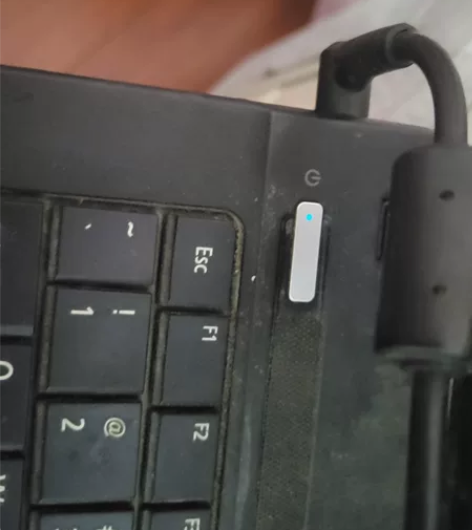 acer笔记本电脑，屏幕损坏不显示，自己拆...