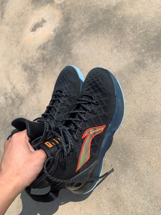 出李宁驭帅13篮球鞋，41码，41.5也能...