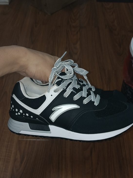 安踏运动鞋39码女鞋正品，原盒还在，200...