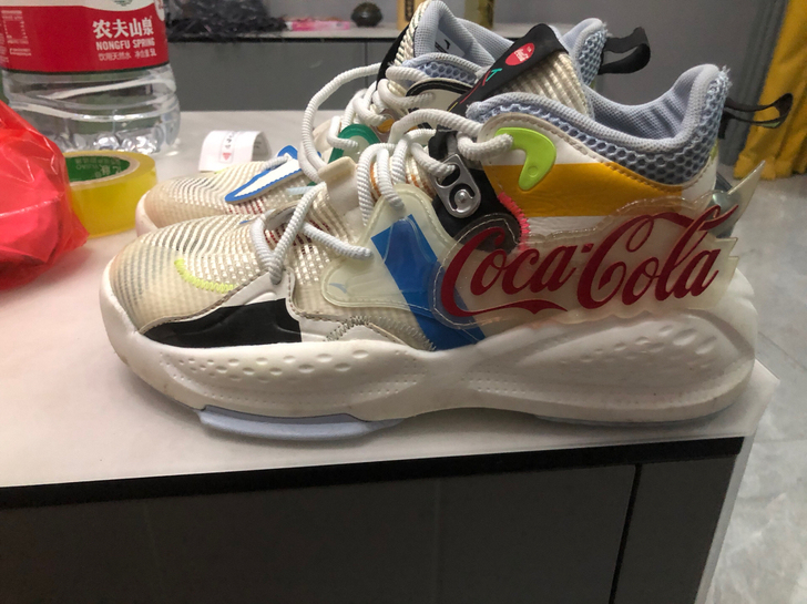 安踏霸道可口可乐联名王一博同款休闲运动鞋
