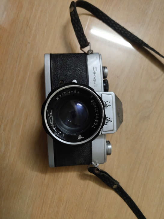 海鸥老式相机，全身铝材质，带镜头一起岀，镜...