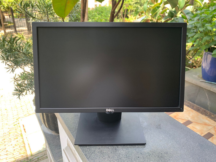 戴尔精品22寸完美屏,型号E2216H,9...
