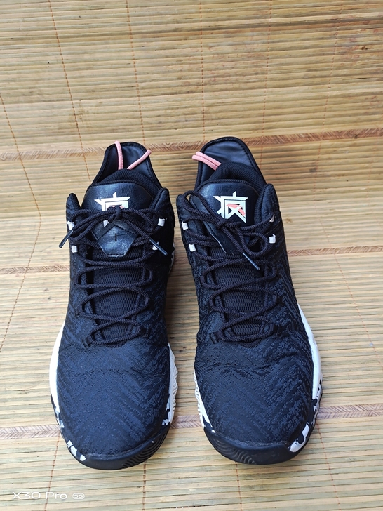 安踏  43码  运动鞋