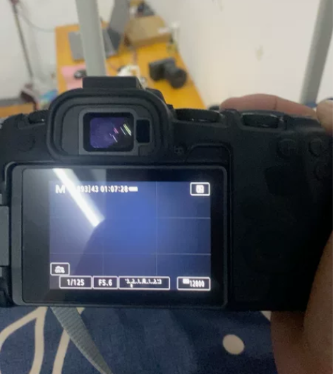 佳能rp 功能都正常，外观有点磕碰掉漆，没...