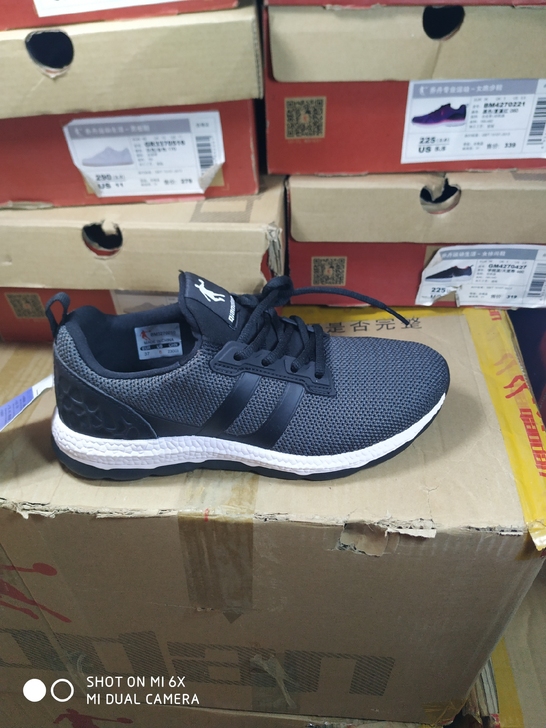 乔丹女跑步鞋，断码处理只有36码