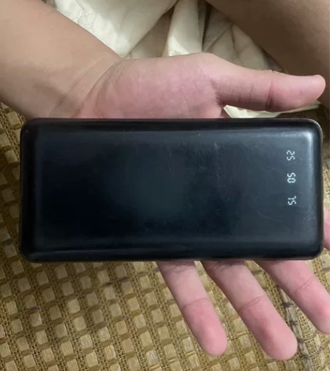 华魂充电宝，超大容量，自用的，现在换了迷你...