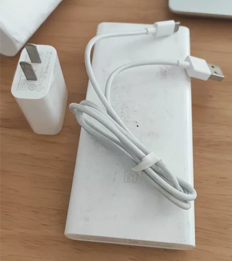 充电宝+数据线+充电头 感兴趣的话点“我想...