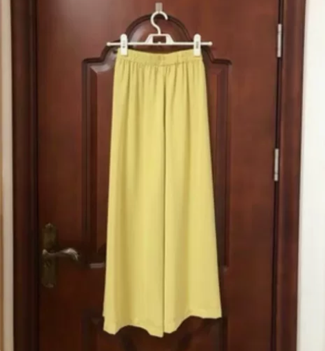 全新鹅黄色阔腿裤均码 均码的，腰围最大可拉...
