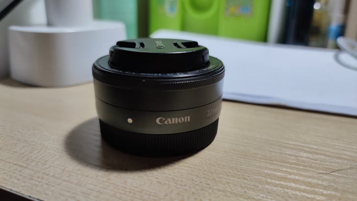 出一个成色一般的佳能EF-M 22饼干头