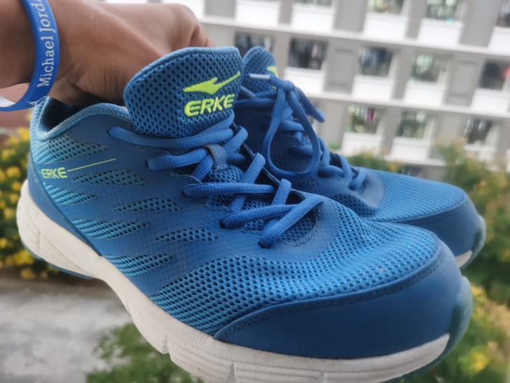 二手鸿星尔克运动鞋（正品保证）