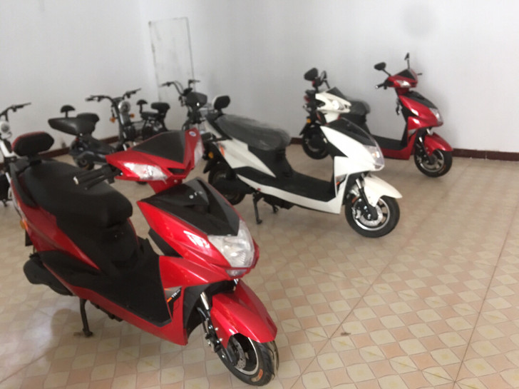 全新踏板电动车,前后轮碟刹!三档变速,le...