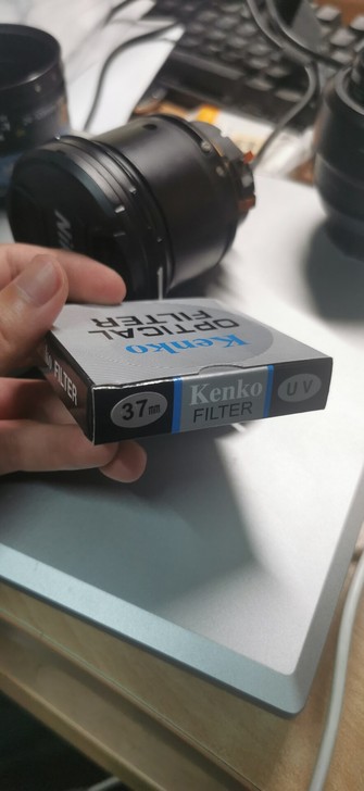 kenko的uv镜，还有两块不知道什么牌子...