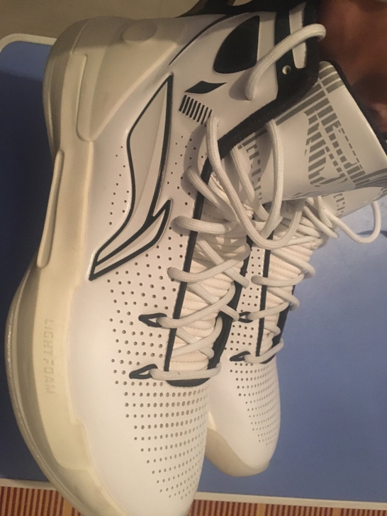 李宁驭帅13白兵配色，下地一次，九九新，去...