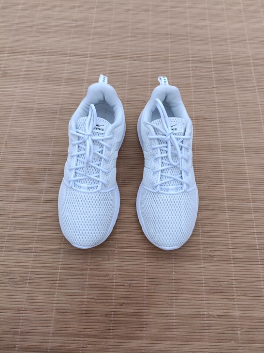 39码  鸿星尔克运动鞋         ...