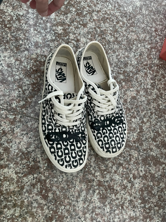 50一双，vans，椰子初代，airmax...
