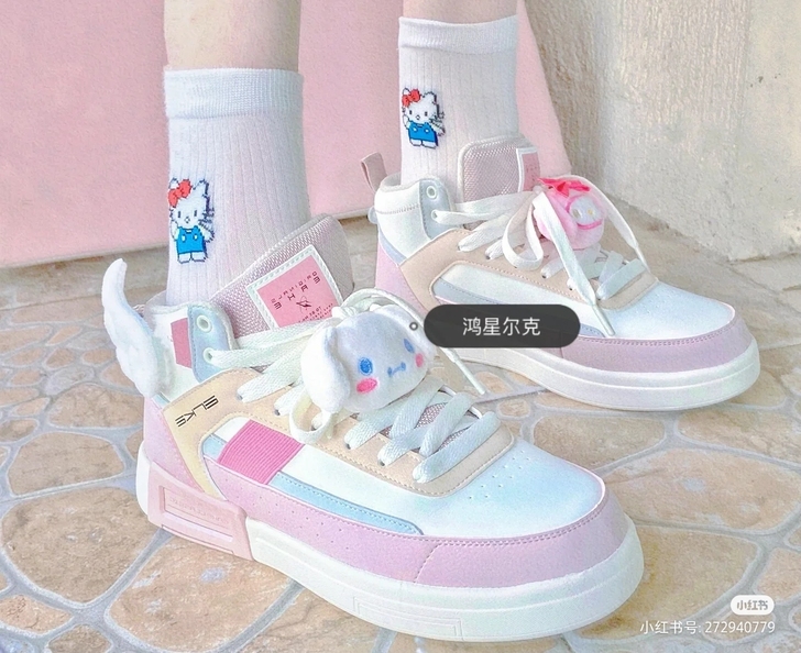 鸿星尔克机械女鞋