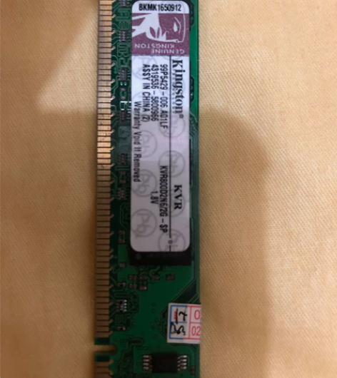 金士顿内存条，2G。具体看标贴 感兴趣的话...