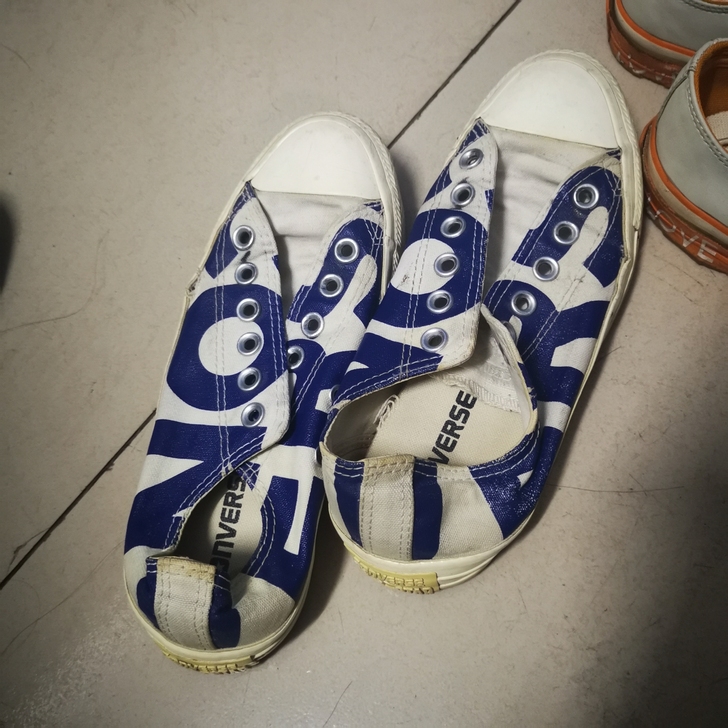 匡威低帮，旗舰店买的，37码