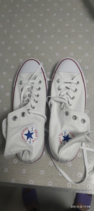 百分百正品匡威帆布鞋，白色高帮经典款，亲属...