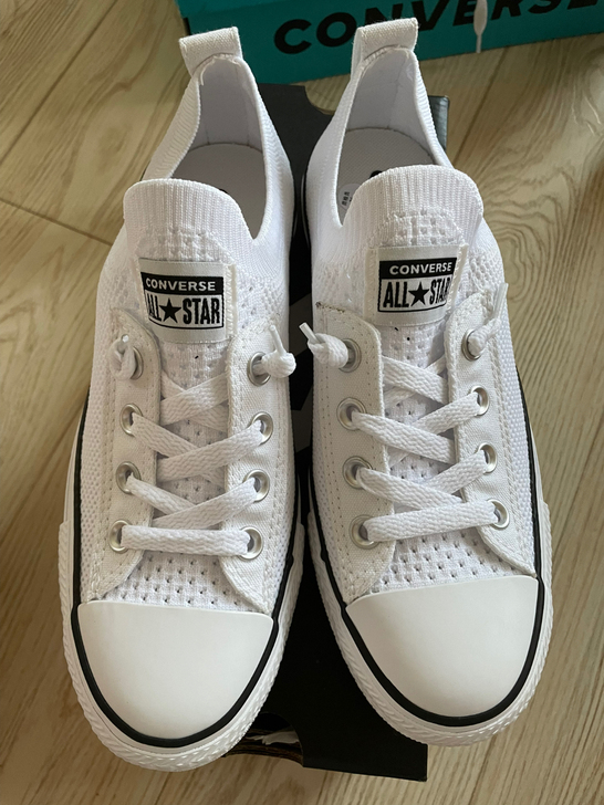 匡威全新正品闷包女款低帮板鞋37码，脚长2...