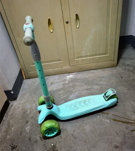 贵派仕滑板车 儿童溜溜车1-2-3-6岁初...