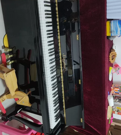 星海牌钢琴9成新 感兴趣的话点“我想要”和...