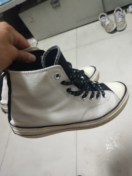 匡威板鞋阴阳，42.5码的，fake，二手...