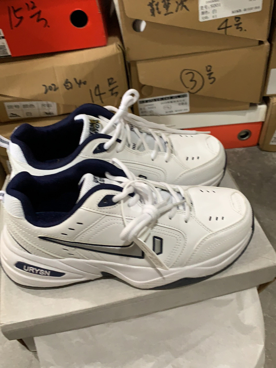 成色如下 几乎全新 43码