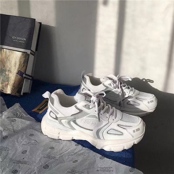 搬家出全新老爹鞋