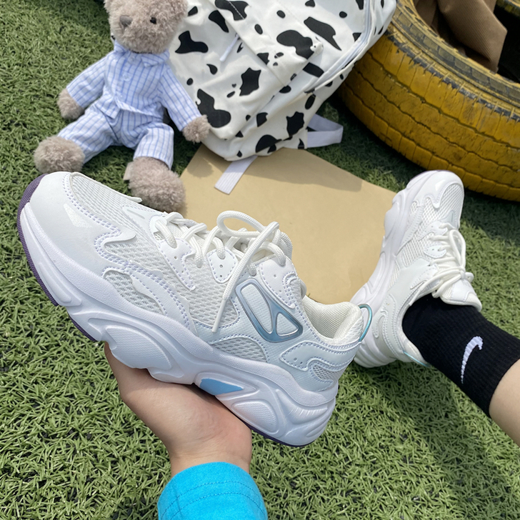 全新超轻鞋子仅试穿2021年夏季新款网面老...